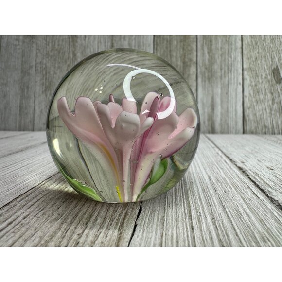 Vtg Studio Art Glass Crystal Ball Pink Flower Paperweight 2.5" Gift Desk Decor - Picture 2 of 8